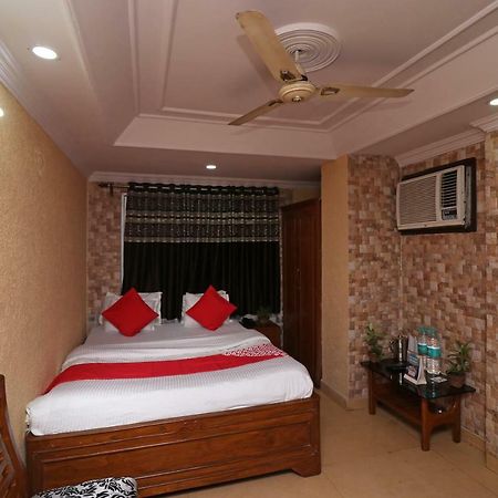 Oyo Flagship 16209 Hotel Ambar Palace Calcutta Bara Bazar Exterior photo