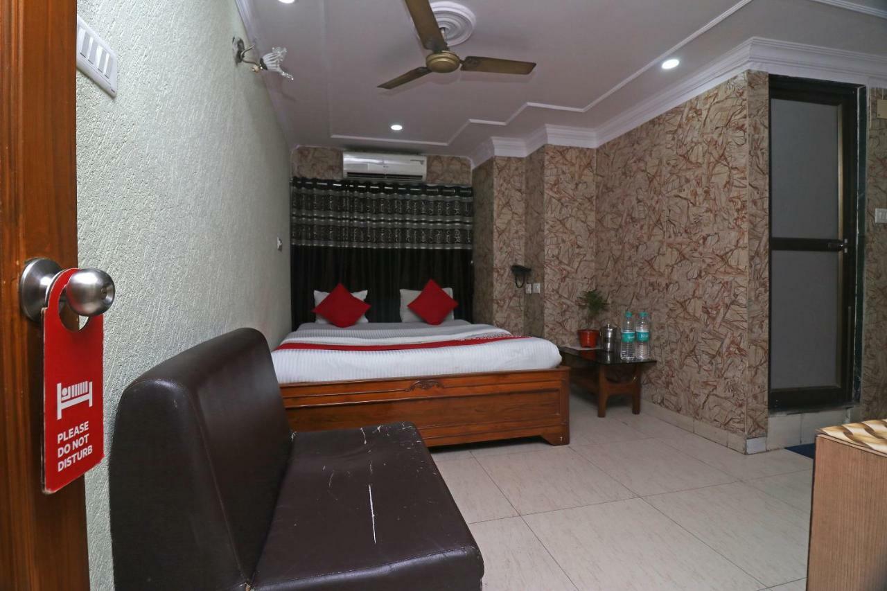 Oyo Flagship 16209 Hotel Ambar Palace Calcutta Bara Bazar Exterior photo
